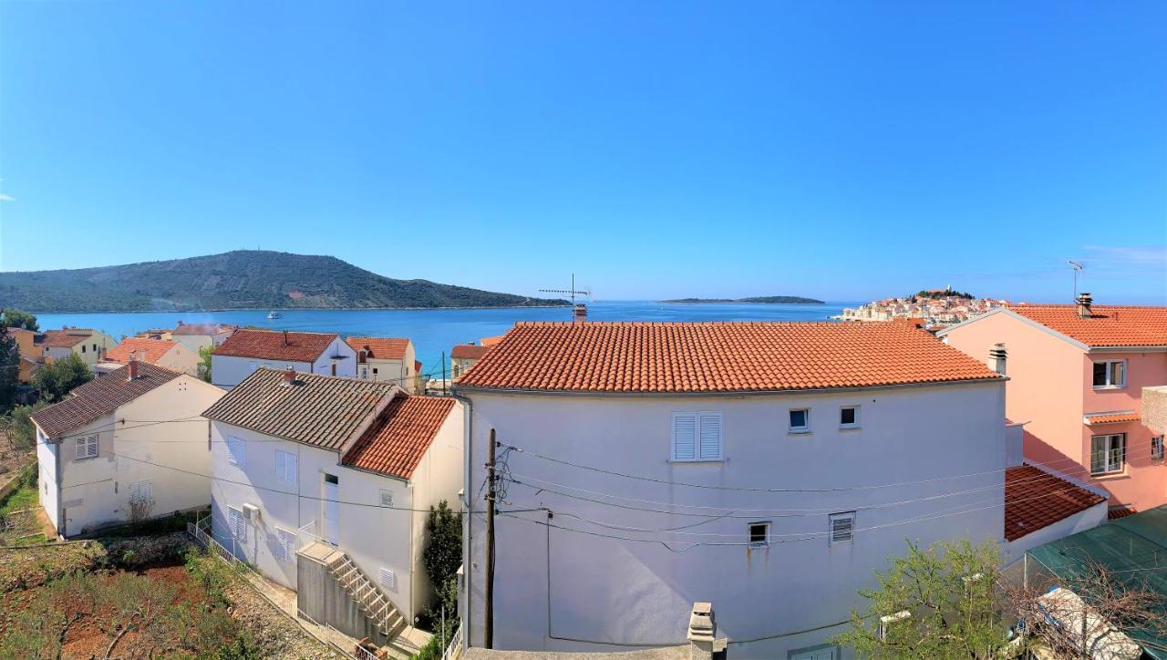 Roko Apartment House Primošten المظهر الخارجي الصورة