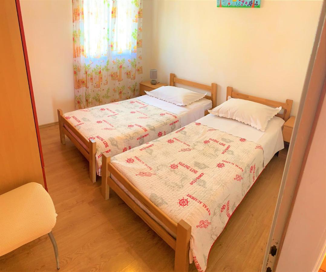 Roko Apartment House Primošten المظهر الخارجي الصورة