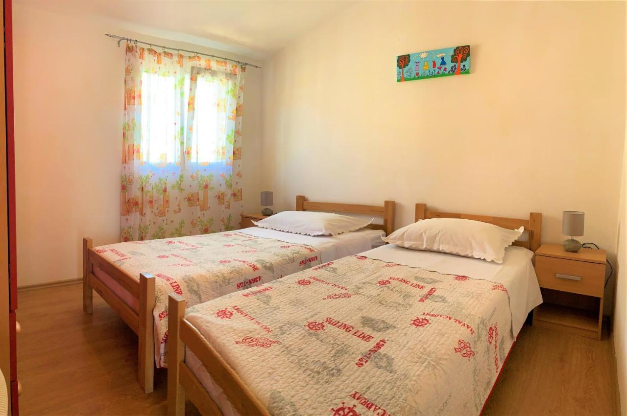 Roko Apartment House Primošten المظهر الخارجي الصورة