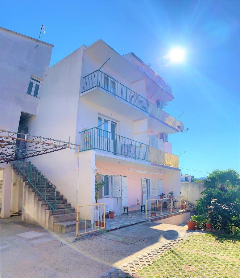Roko Apartment House Primošten المظهر الخارجي الصورة